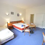 Am Schloss 4*