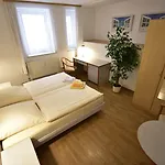 Am Schloss 4*