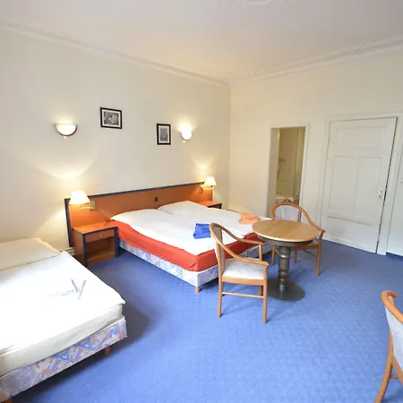 Am Schloss 4*