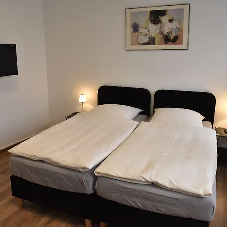 Am Schloss Guest house 4*