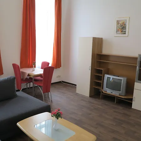 Guest house Am Schloss 4*