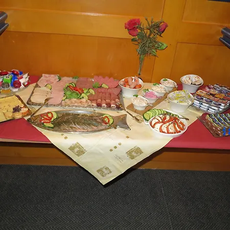 ペンション アム シュロス 4*