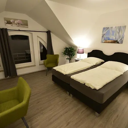 Am Schloss Guest house 4*