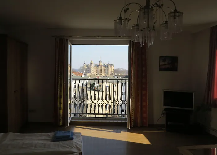 Am Schloss Schwerin (Mecklenburg-Vorpommern)